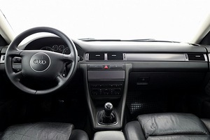 Audi A6 Sportline 1.9 TDI 96kW (5 foto / 8)