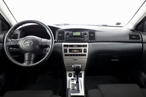Toyota Corolla Linea Sol Facelift ATM 1.6 81kW (5 foto / 9)
