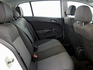 Opel Astra Elegance Facelift ATM 1.6 85kW (7 foto / 8)