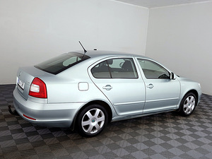 Skoda Octavia Elegance Facelift 1.2 77kW (3 foto / 7)