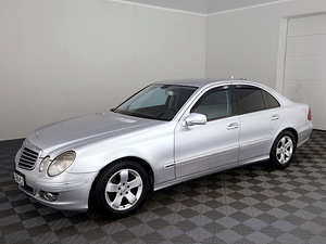 Mercedes-Benz E 220 Avantgarde Facelift ATM 2.1 CDI 125kW (2 foto / 9)