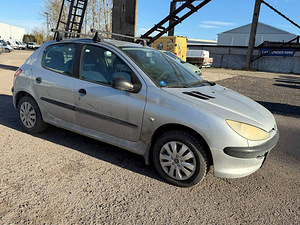 Peugeot 206 Elegance 1.4 HDi 50kW (1 foto / 7)