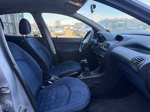 Peugeot 206 Elegance 1.4 HDi 50kW (6 foto / 7)