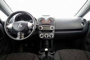Mitsubishi Colt Facelift 1.3 70kW (5 foto / 7)