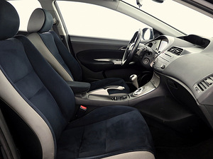 Honda Civic Elegance ATM 1.8 103kW (6 foto / 8)