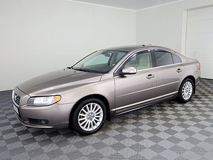 Volvo S80 Summum 2.4 D5 136kW (2 foto / 7)