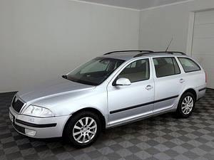 Skoda Octavia Comfortline 1.9 TDI 77kW (2 foto / 7)