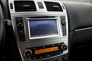 Toyota Avensis Linea Sol Facelift ATM 2.2 D-CAT 110kW (8 foto / 9)
