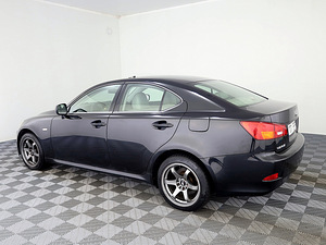 Lexus IS 220 Luxury 2.2 D 130kW (7 foto / 9)