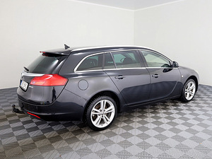 Opel Insignia Cosmo 4x4 ATM 2.0 CDTi 118kW (3 foto / 8)