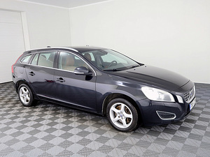 Volvo V60 Summum AWD 4x4 ATM 2.4 D5 151kW (1 foto / 8)