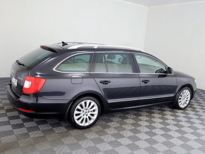 Skoda Superb Highline ATM 1.8 118kW (3 foto / 8)