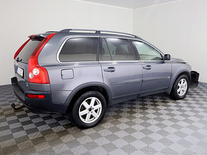 Volvo XC90 Summum ATM 2.4 D5 120kW (2 foto / 7)