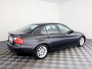 BMW 318 Business 2.0 105kW (3 foto / 7)