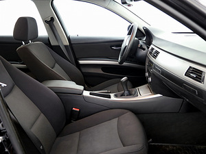 BMW 318 Business 2.0 105kW (6 foto / 7)