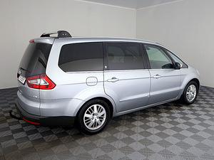 Ford Galaxy Ghia ATM 2.0 TDCi 96kW (3 foto / 8)