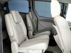 Chrysler Grand Voyager Limited ATM 2.8 CRD 110kW (7 foto / 9)