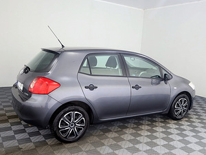 Toyota Auris Linea Sol 1.6 91kW (3 foto / 9)