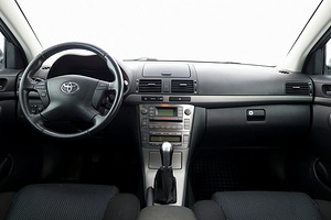 Toyota Avensis Linea Sol Facelift 2.0 108kW (5 foto / 9)