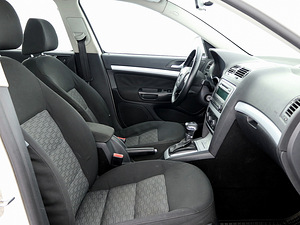 Skoda Octavia Comfortline Facelift ATM 1.9 TDI 77kW (6 foto / 7)