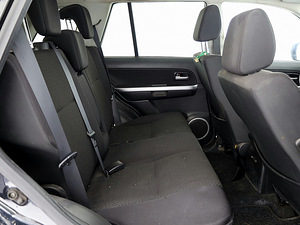Suzuki Grand Vitara Comfort Facelift 4x4 2.4 124kW (7 foto / 7)