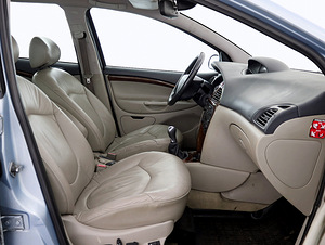 Citroen C5 Luxury 2.9 152kW (6 foto / 9)