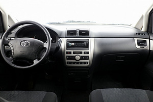 Toyota Avensis Verso Linea Sol Facelift ATM 2.0 110kW (5 foto / 7)