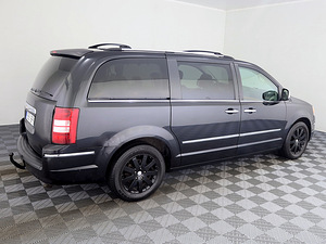 Chrysler Grand Voyager Limited ATM 2.8 CRD 120kW (3 foto / 8)