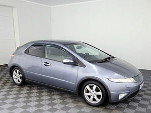 Honda Civic Elegance 1.8 103kW (1 foto / 7)