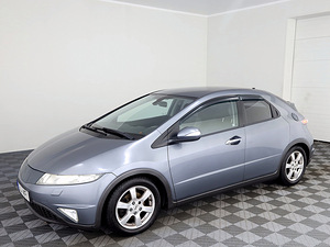 Honda Civic Elegance 1.8 103kW (2 foto / 7)