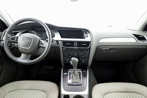 Audi A4 Comfortline ATM 1.8 118kW (5 foto / 7)