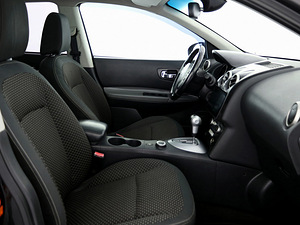 Nissan Qashqai Comfort 4x4 ATM 2.0 dCi 110kW (6 foto / 9)