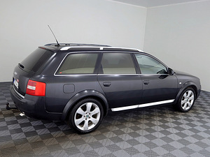 Audi Allroad Luxury ATM 2.5 TDI 132kW (3 foto / 7)