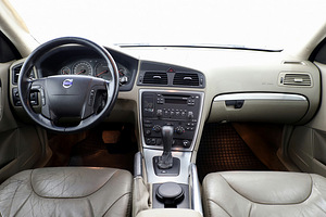 Volvo XC70 Summum Facelift ATM 2.4 D5 136kW (5 foto / 7)