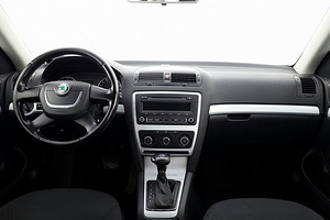 Skoda Octavia Comfortline Facelift ATM 1.2 77kW (5 фото из 8)