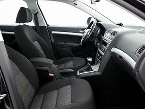 Skoda Octavia Comfortline Facelift ATM 1.2 77kW (6 фото из 8)