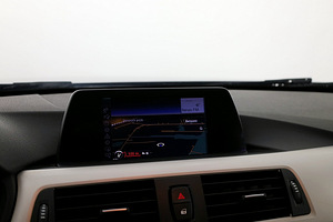 BMW 320 xDrive Touring ATM 2.0 D 135kW (8 foto / 8)