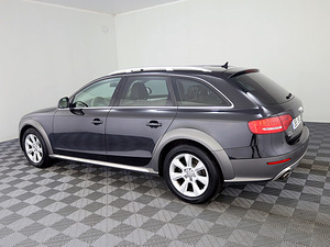 Audi A4 allroad Comfortline Quattro Facelift ATM 3.0 TDI 176kW (4 foto / 9)