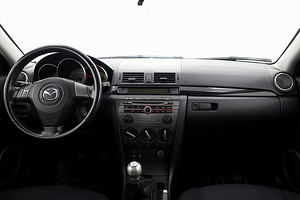 Mazda 3 Facelift 1.6 77kW (5 foto / 7)