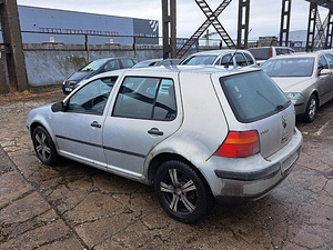 Volkswagen Golf Comfortline ATM 1.6 74kW (4 foto / 7)