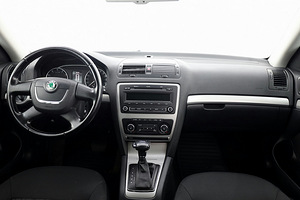 Skoda Octavia Comfortline Facelift ATM 1.8 118kW (5 фото из 7)