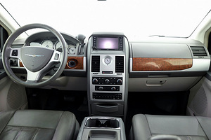 Chrysler Town and Country Signature Series 3.8 142kW (5 фото из 9)