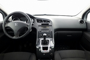 Peugeot 5008 Elegance 1.6 88kW (5 фото из 8)