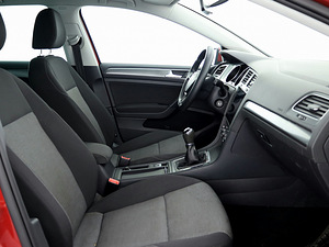 Volkswagen Golf Comfortline Facelift 1.2 63kW (6 foto / 8)