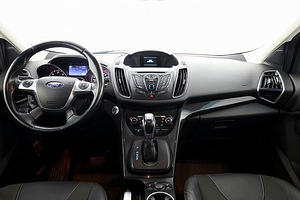 Ford Kuga Ghia Facelift ATM 2.0 TDCi 110kW (5 foto / 7)