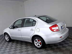 Suzuki SX4 Comfort 1.6 79kW (4 foto / 7)