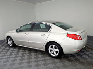 Peugeot 508 Comfort ATM 2.0 HDi 120kW (4 foto / 8)