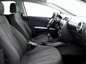 SEAT Leon Comfortline Facelift 1.6 TDI 77kW (6 foto / 8)