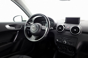 Audi A1 Comfortline 1.2 63kW (5 foto / 8)