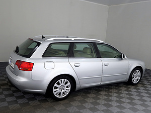 Audi A4 Comfortline 2.0 TDI 103kW (3 foto / 7)